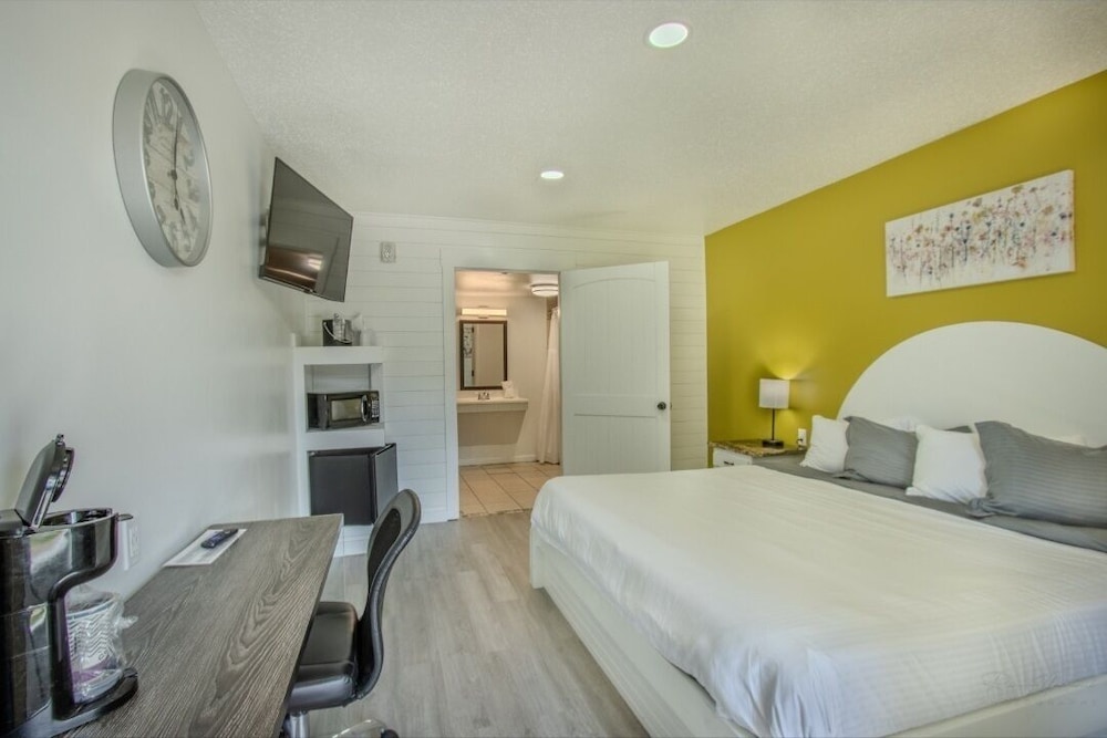 Blue Sky Inn - photo 2