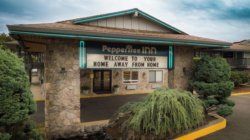 PepperTree Inn - photo 35