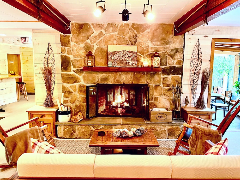Snowed Inn - photo 2