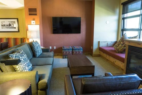 Come Golf or Ski In Out at this best location — 4-Star Luxury Hotel in Bridgeport, United States