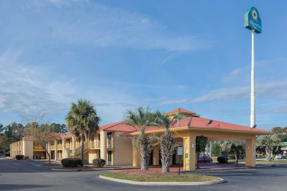 Super 8 by Wyndham Savannah - photo 35