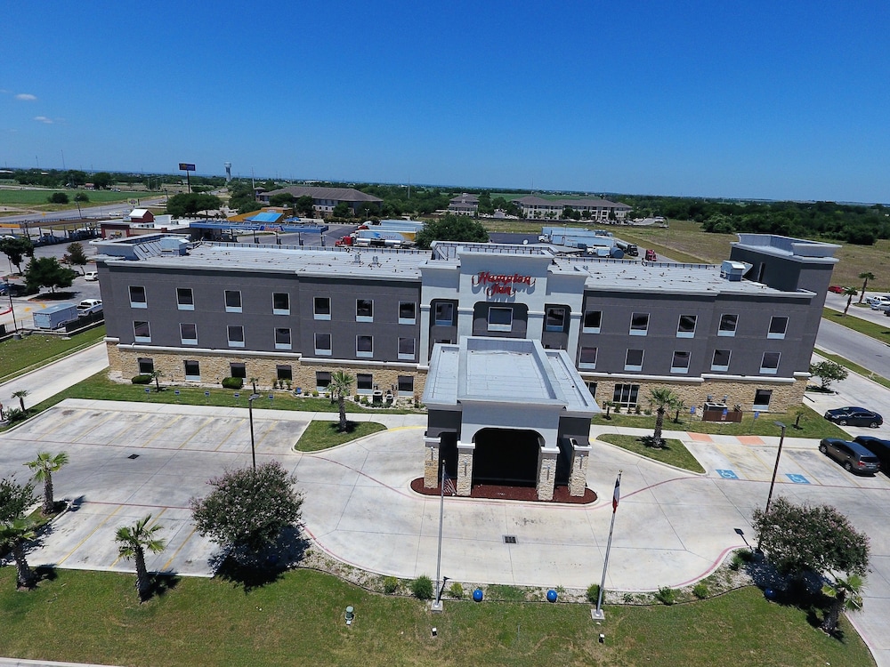 Hampton Inn Seguin - photo 75