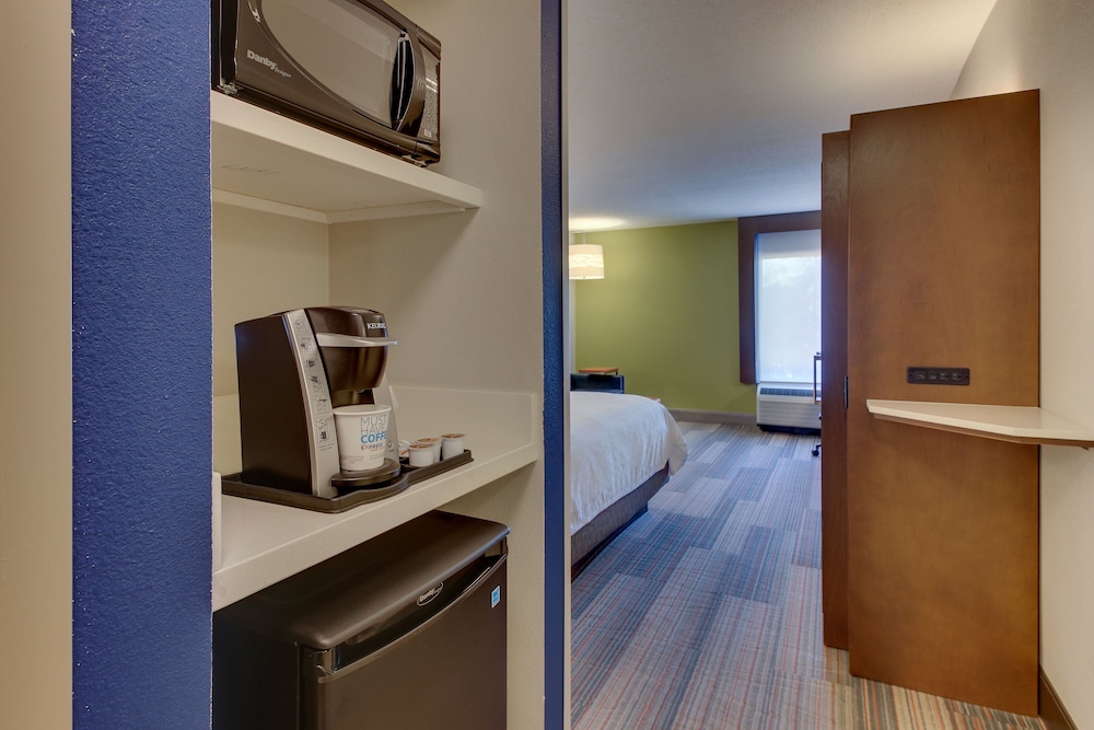 Holiday Inn Express & Suites Atlanta N Perimeter Mall Area by IHG - photo 15