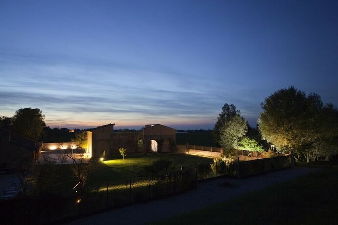 La Cascina sul Po Italian Homing — 4-Star Luxury Hotel in Borgoforte, Italy