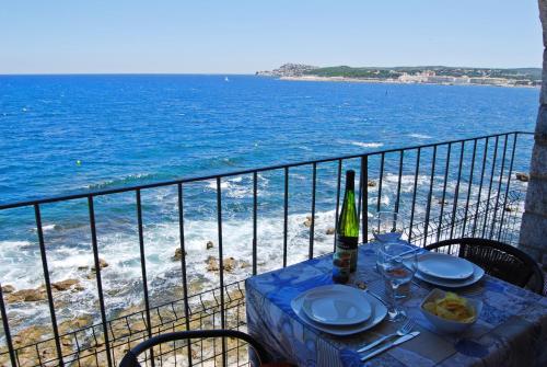 Albatros House — 4-Star Luxury Hotel in L'escala, Spain
