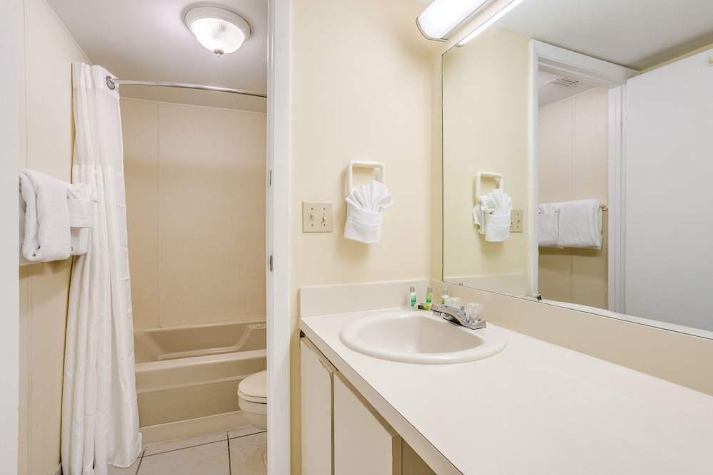 Marina Del Mar Resort and Marina - photo 27