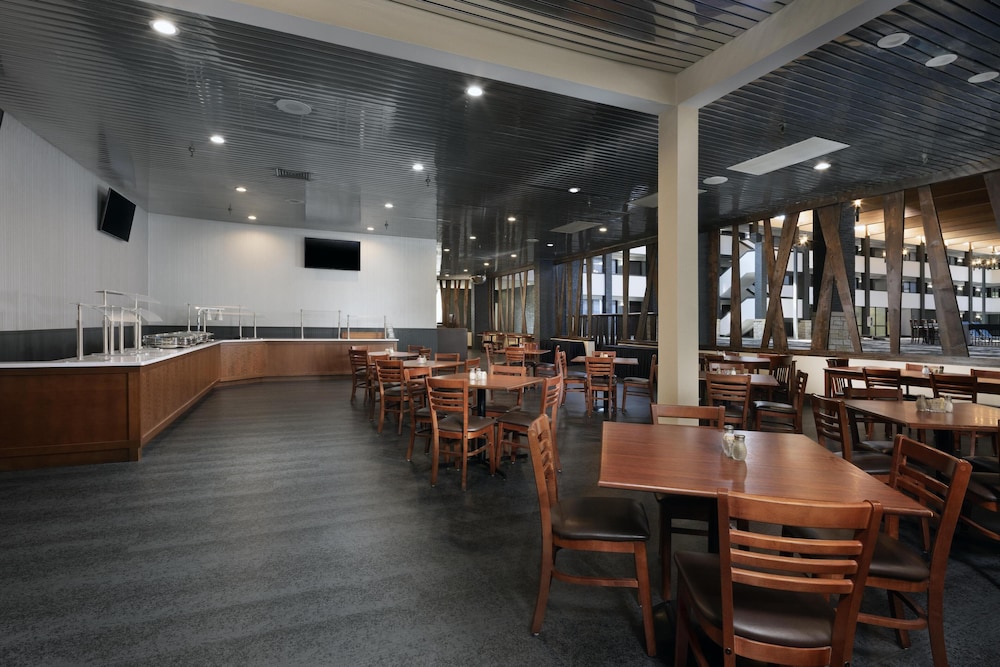 DoubleTree by Hilton Manhattan KS - photo 30