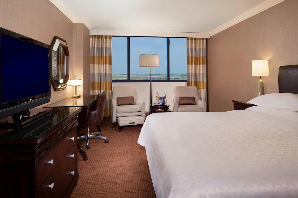 Sheraton DFW Airport Hotel - photo 10