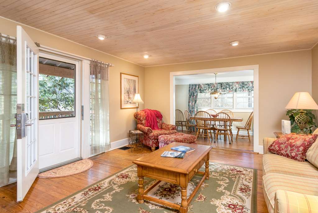 Highland Lake Inn & Resort - photo 12