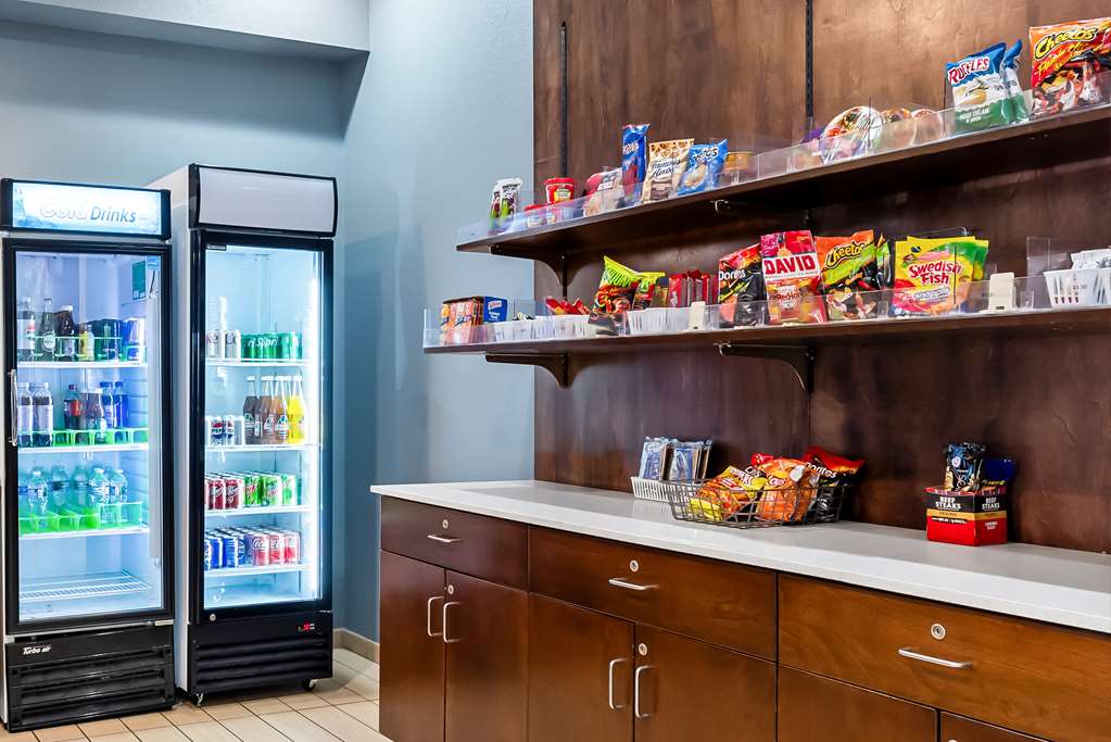 Best Western St. Louis Airport North Hotel & Suites - photo 37