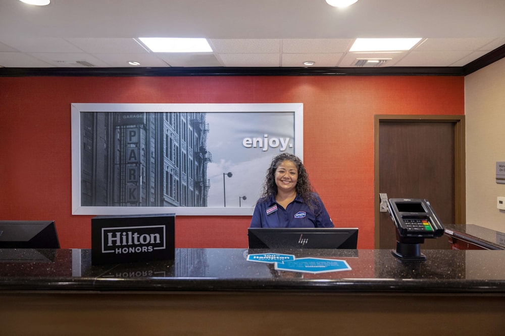 Hampton Inn Victoria - photo 3