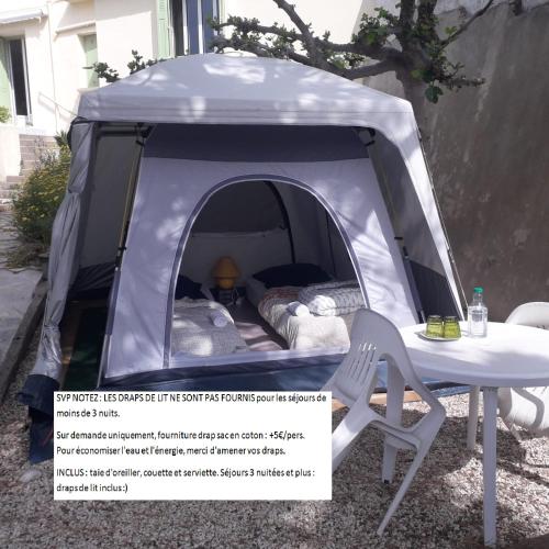 Deux tentes confortables dans un joli jardin idéalement situé in Sete, France