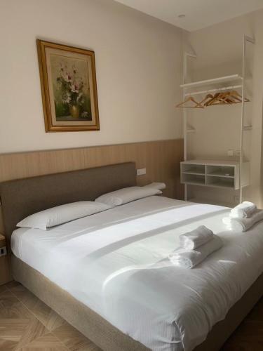 Re&x Home Rome Near Coloseum — 4-Star Luxury Hotel in Rome, Italy