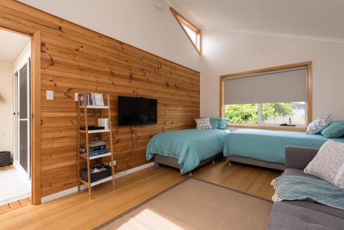 Penguin Beach House — Penguin — photo 5