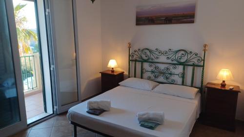 Residence Ginevra e Dario — 4-Star Luxury Hotel in Santa Cesarea Terme, Italy