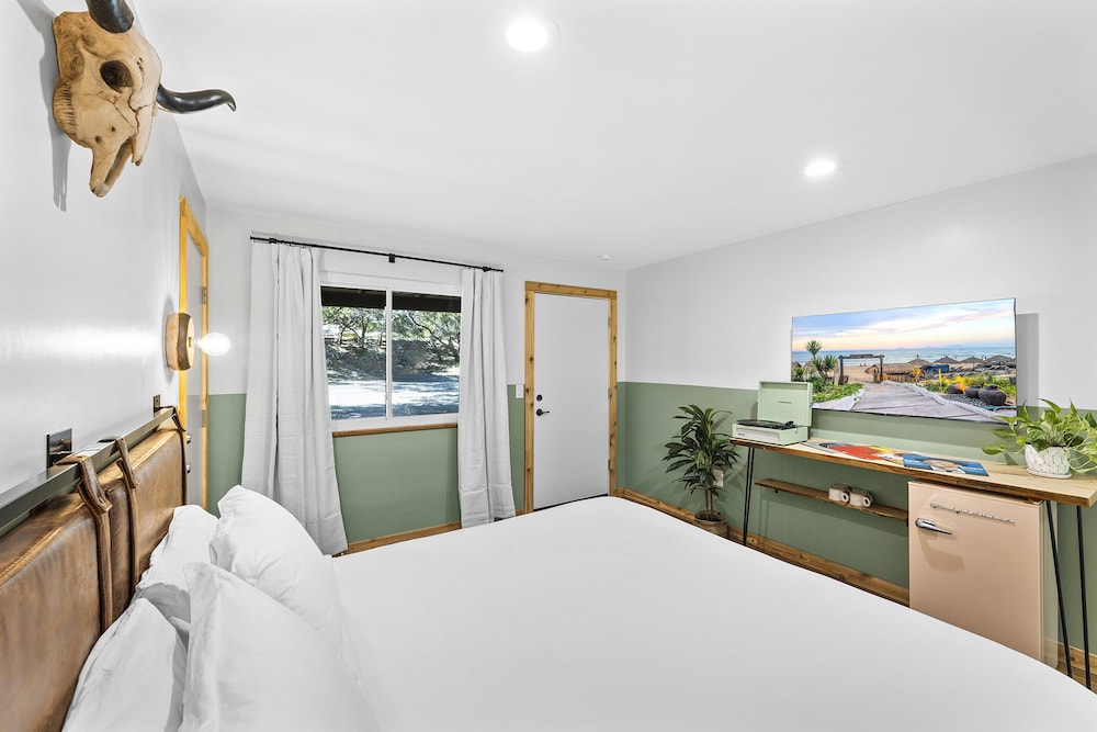 The Bygone Hotel - photo 21