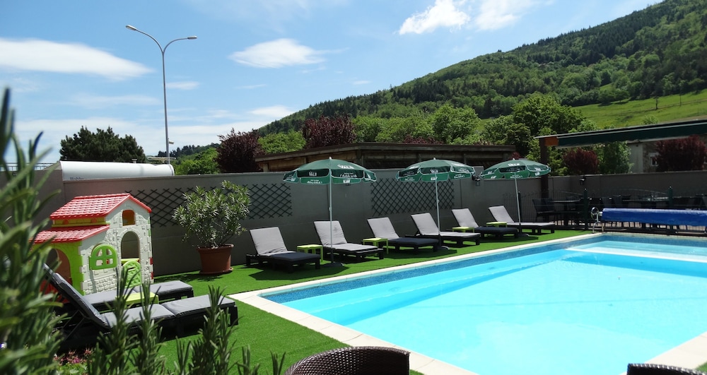 H tel Restaurant Chal at Sapet — hotel in Satillieu
