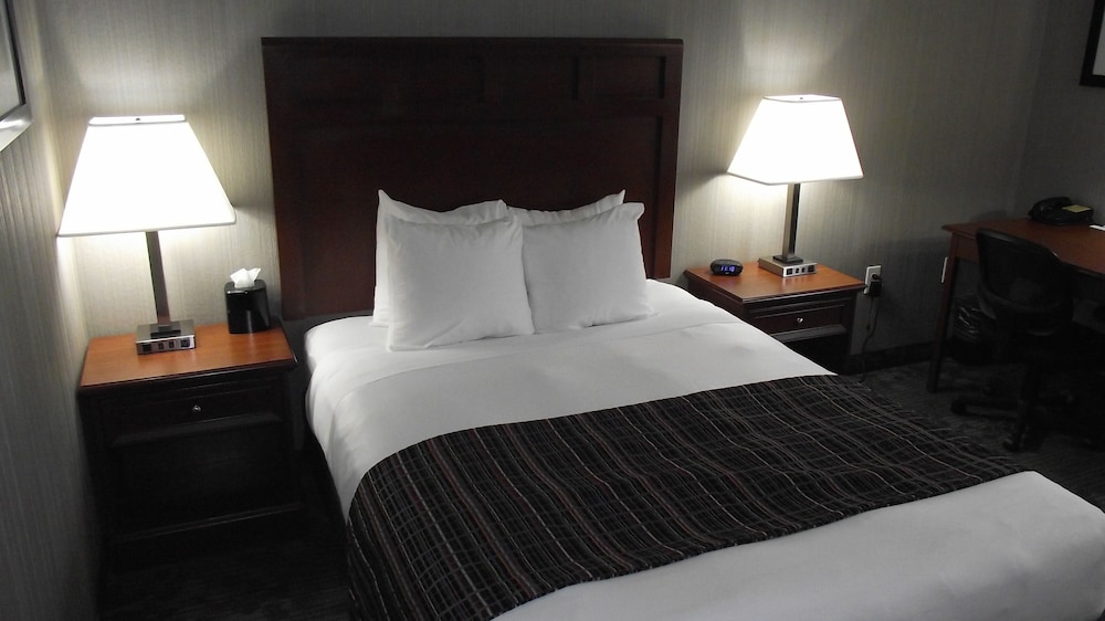 Country Inn & Suites by Radisson Delta Park North Portland - photo 13