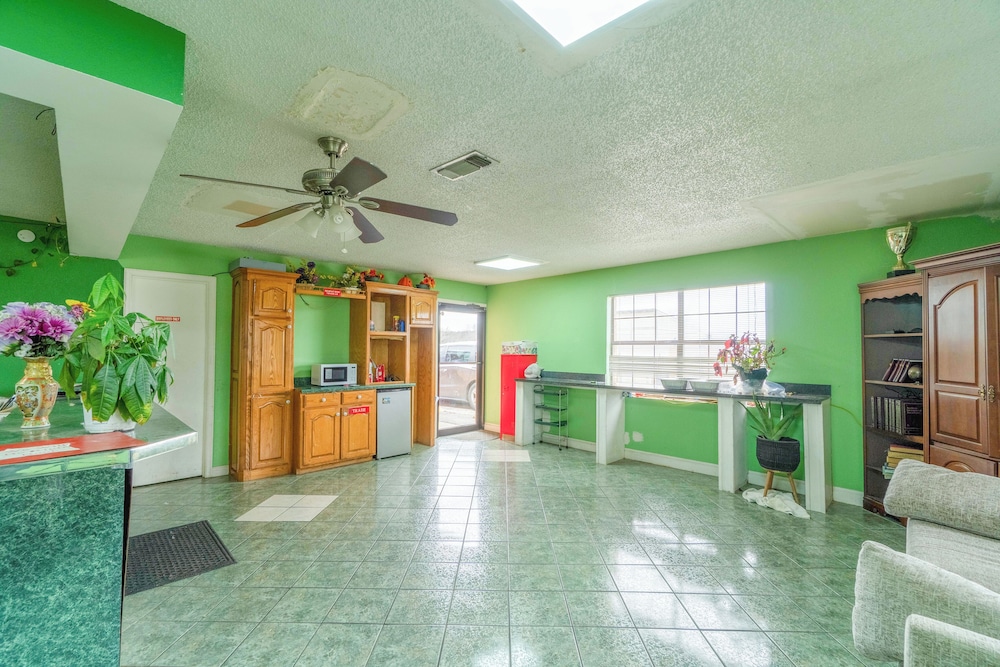 Executive Inn Mineral Wells - photo 9