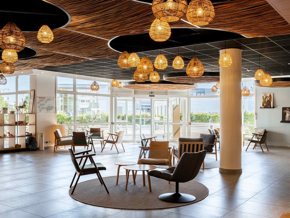 Mercure Compiegne Sud — 4-Star Luxury Hotel in Lacroix-Saint-Ouen, France