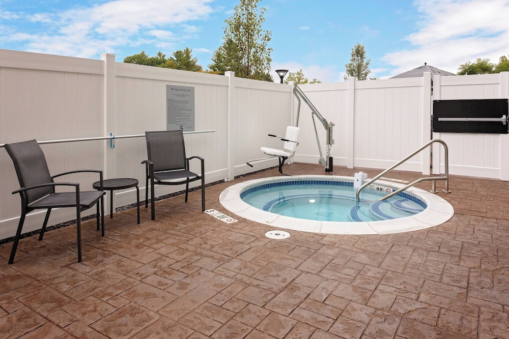 Fairfield Inn & Suites by Marriott Queensbury Glens Falls Lake George Area - photo 12
