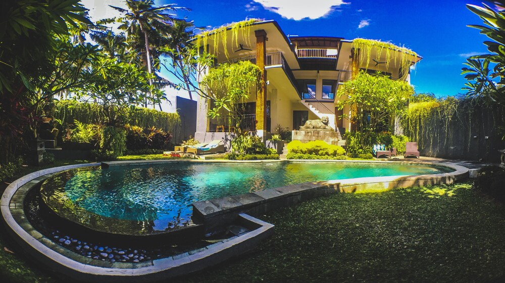 Puri Kobot - carbon neutral hotel in Ubud
