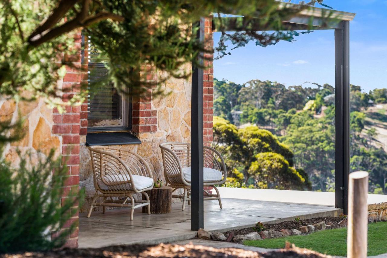 Rossini's Cottage Hills Escape — 4-Star Luxury Hotel in Mount Lofty, Australia