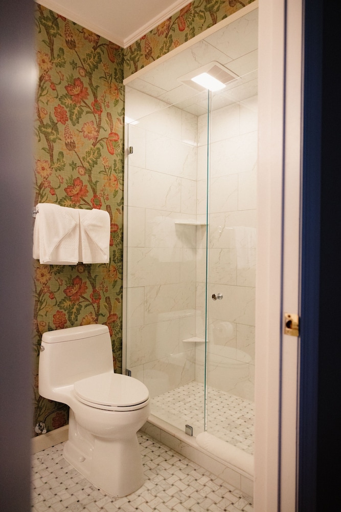 Oakmont Inn - photo 41