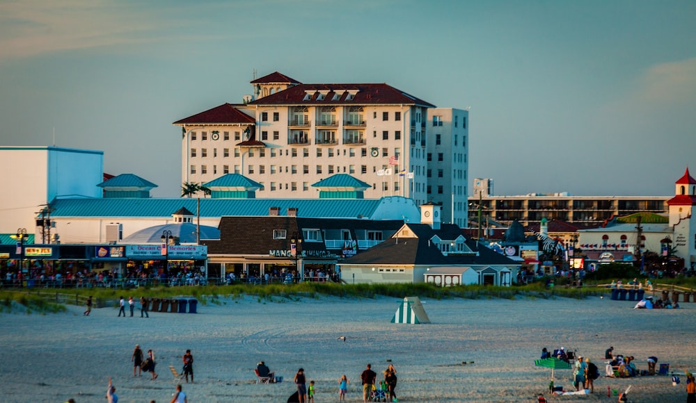 The Flanders Hotel - photo 2