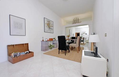 Giant Cola di Rienzo Apartment — 4-Star Luxury Hotel in Rome, Italy
