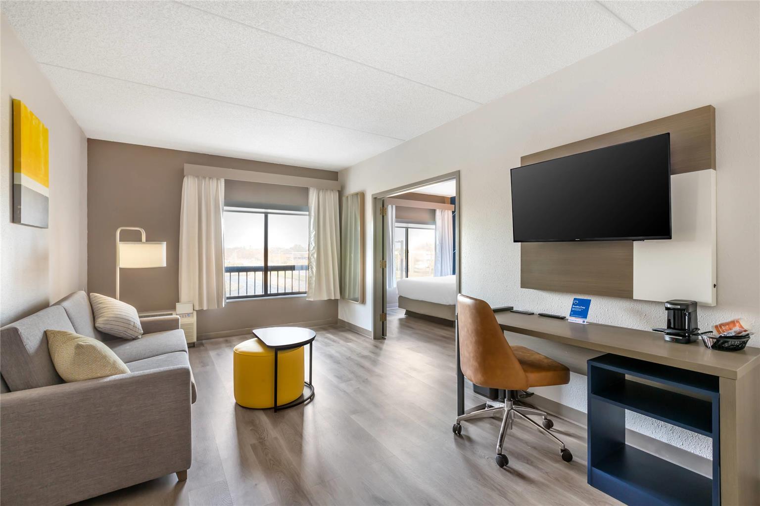 Comfort Inn & Suites Arlington Heights Buffalo Grove - photo 29