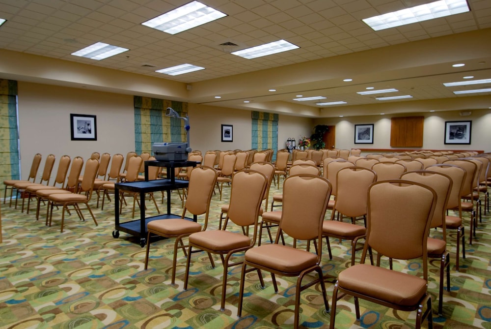 Hampton Inn Hendersonville - photo 49