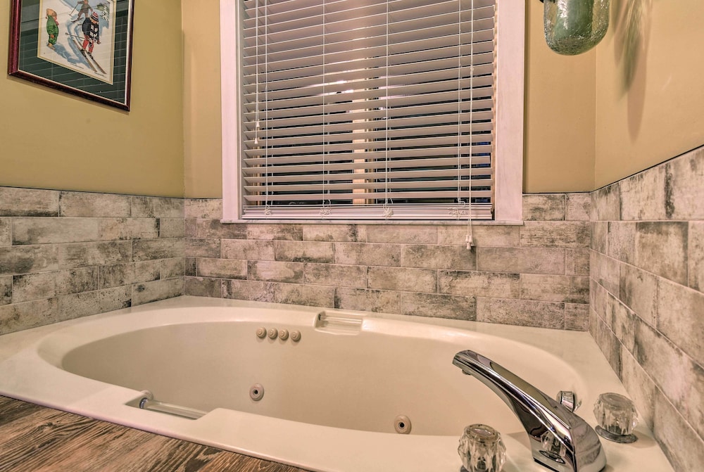 Cozy Home with Sauna Mins to Stowe Mountain Resort - featured photo