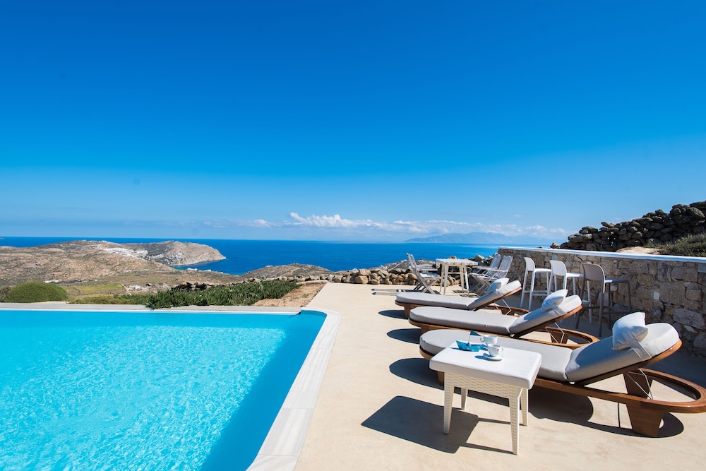 Amallini Suites Mykonos — 4-Star Luxury Hotel in Mykonos, Greece