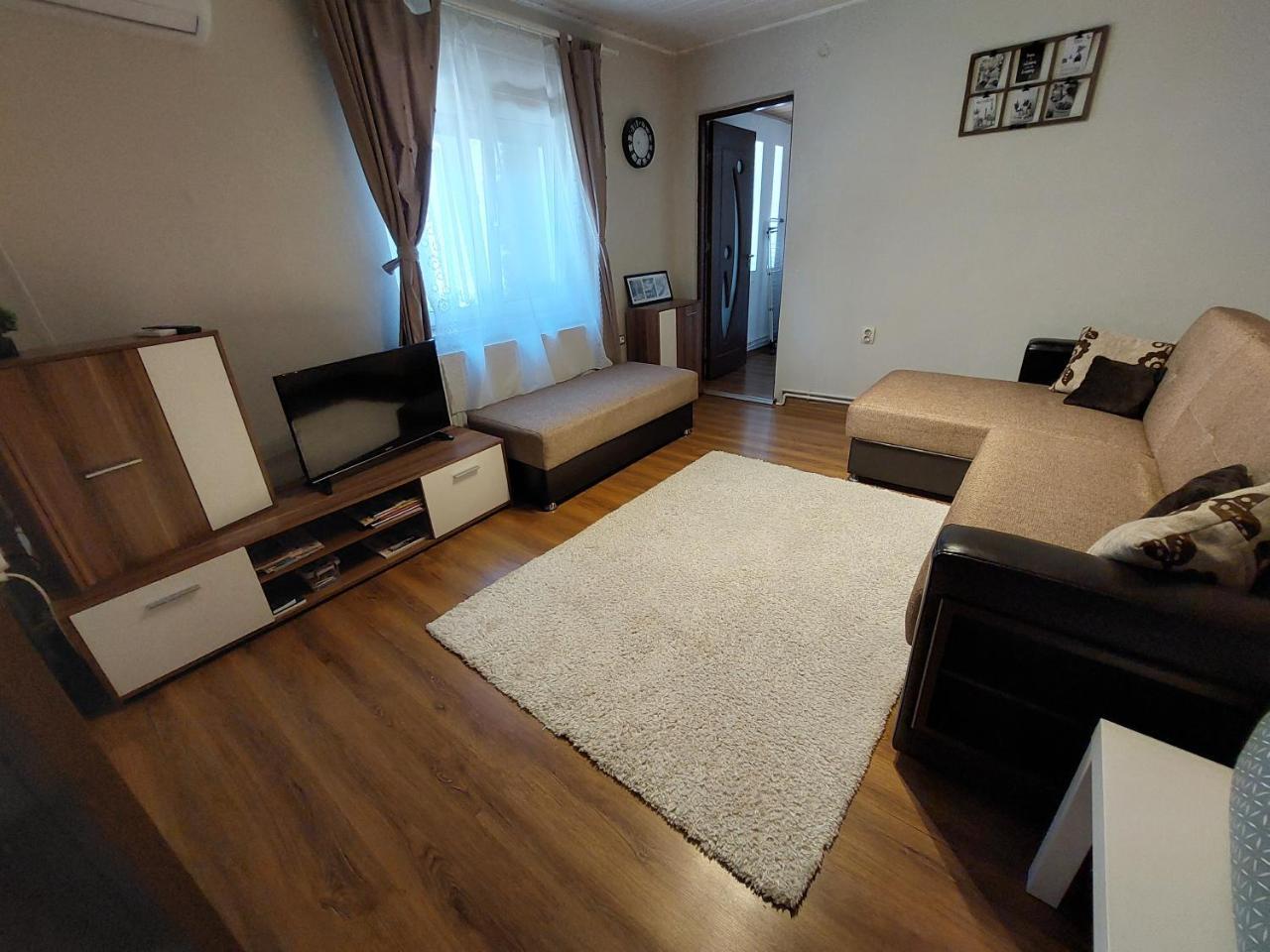 Cozy Quiet & Family Friendly in Arad — 4-Star Luxury Hotel in Arad, Romania