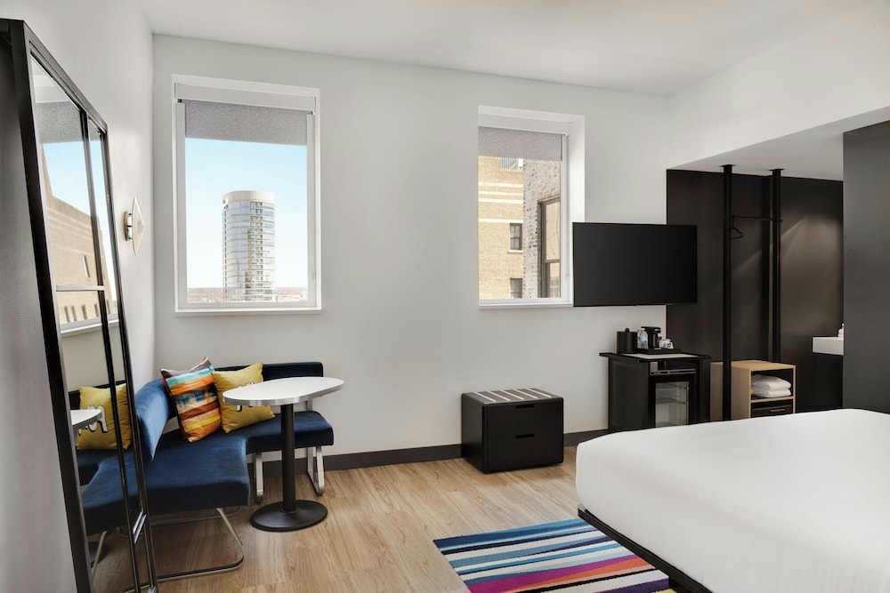 Aloft Indianapolis Downtown - photo 22