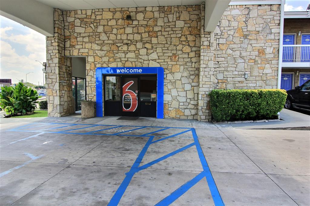 Motel 6 Austin TX Central Downtown UT - photo 6
