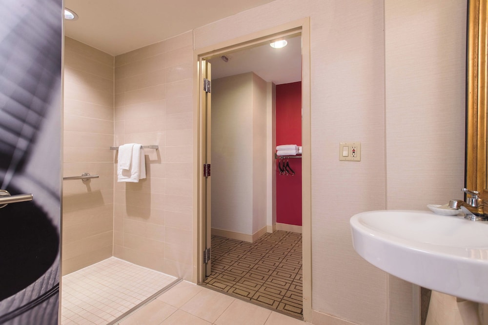Renaissance Austin Hotel - photo 33
