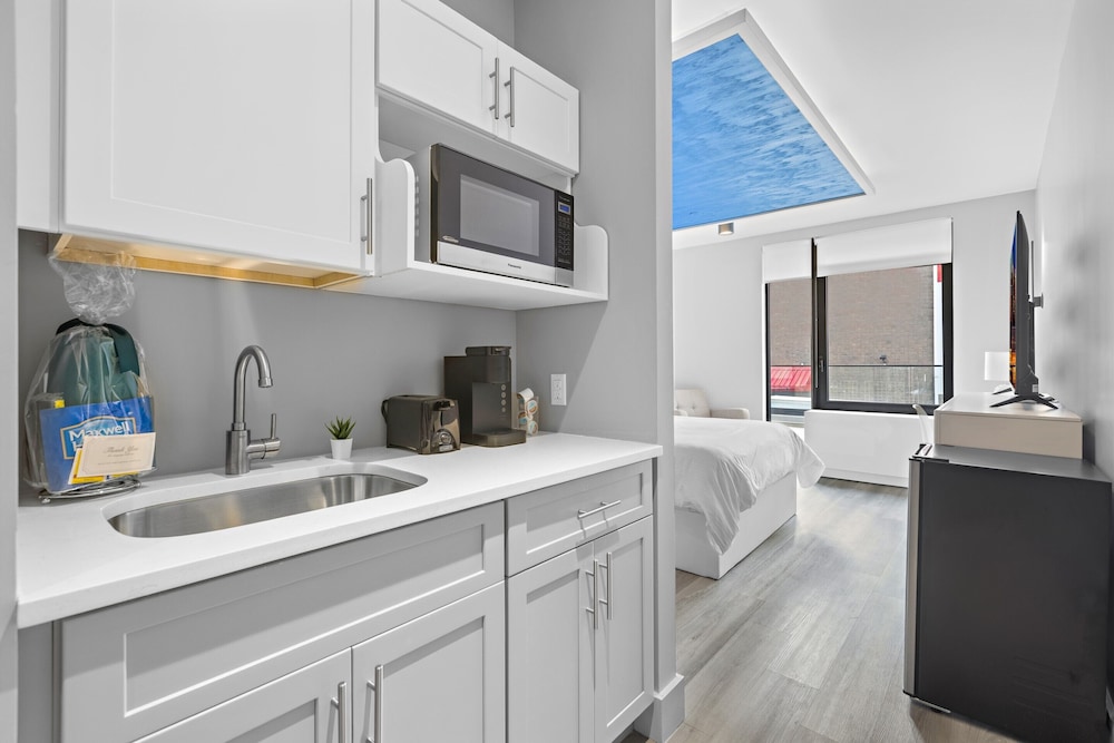 Global Luxury Suites at The Arches - photo 57