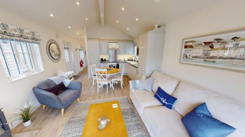 Bay Breeze Part of the The Bay Filey Holiday Village with pool gym and direct beach access pub restaurant tennis and meadows walks