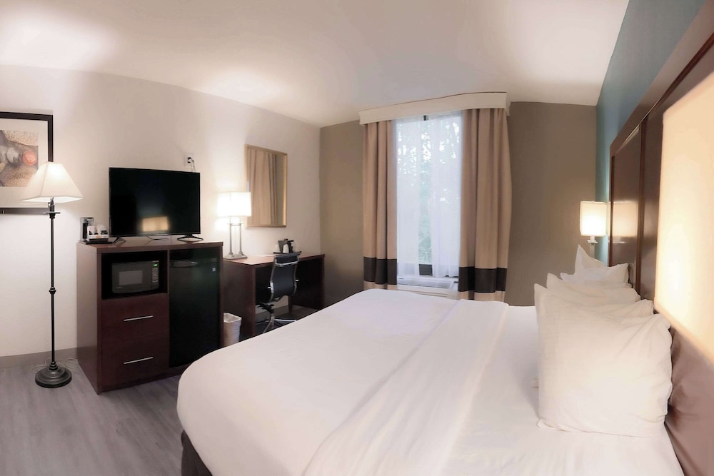 The Adventure Hotel by the parks - photo 27
