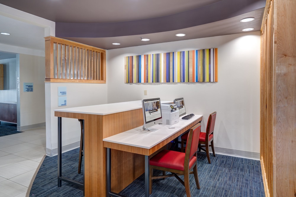 Holiday Inn Express and Suites Winona North by IHG - photo 34
