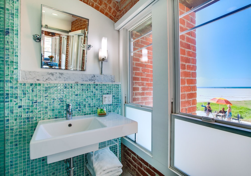 Venice Breeze Suites - photo 32