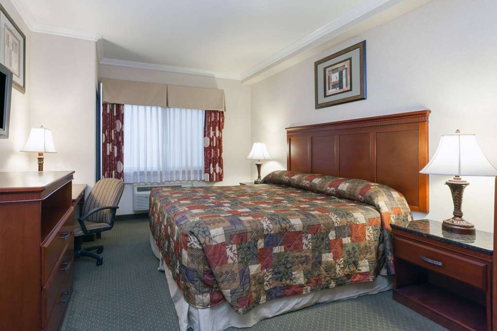 Howard Johnson By Wyndham Bakersfield CA - photo 7