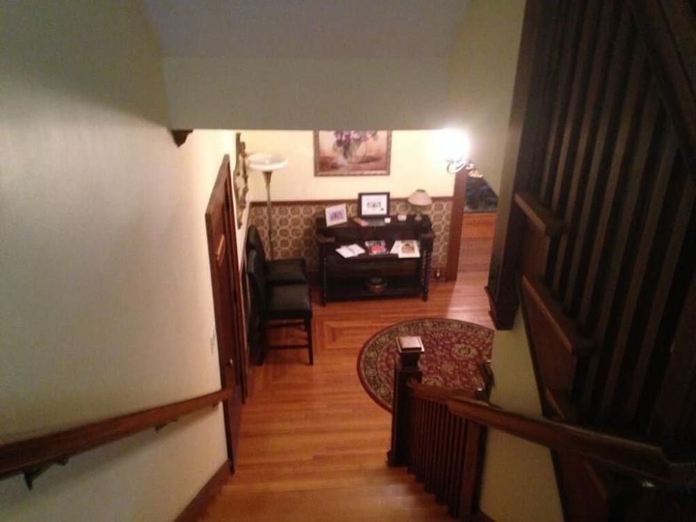 Walton Manor Inn Bed And Breakfast 4499653 — Palmyra