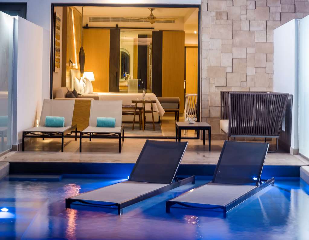 Haven Riviera Cancun JRS POV SWIM OUT SIGNATURE