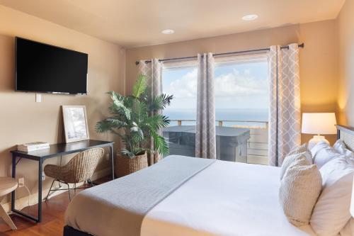 Parasol Hilltop Ocean View Escape w Spa & Pool Table - photo 19