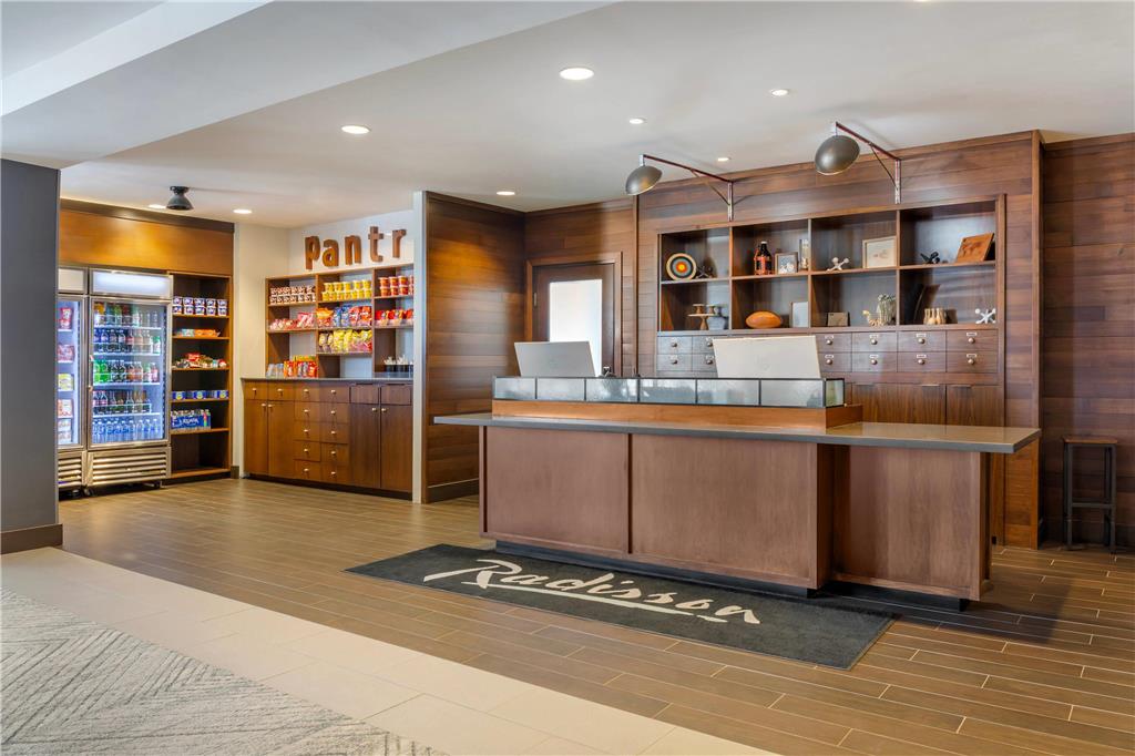 Radisson Hotel Detroit Metro Airport - photo 9