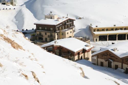 Aux Cimes Du Mzaar in Jbail, Lebanon