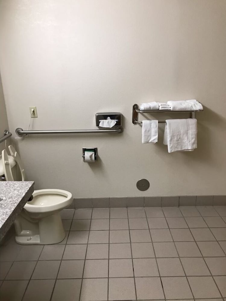 Quality Inn Clinton Knoxville North - photo 20